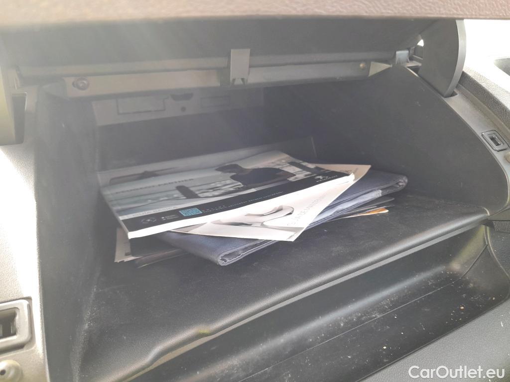  Peugeot  Partner PEUGEOT  / 2018 / 4P / furgón derivado de turismo Premium Standard 600kg BlueHDi 73kW #4