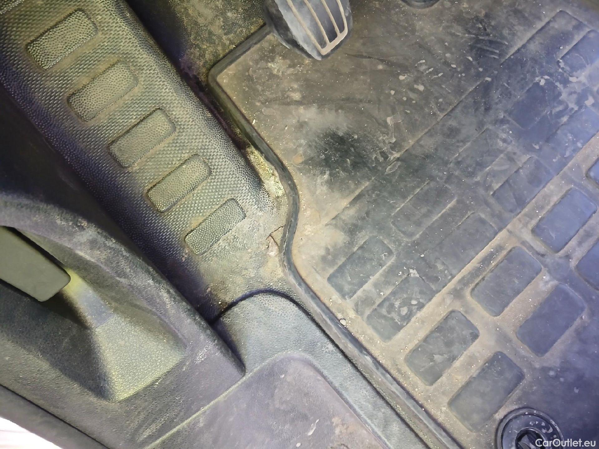  Peugeot  Expert PEUGEOT  / 2016 / 4P / furgón Furg.Premium BlueHDi 90KW (120) Standard #10