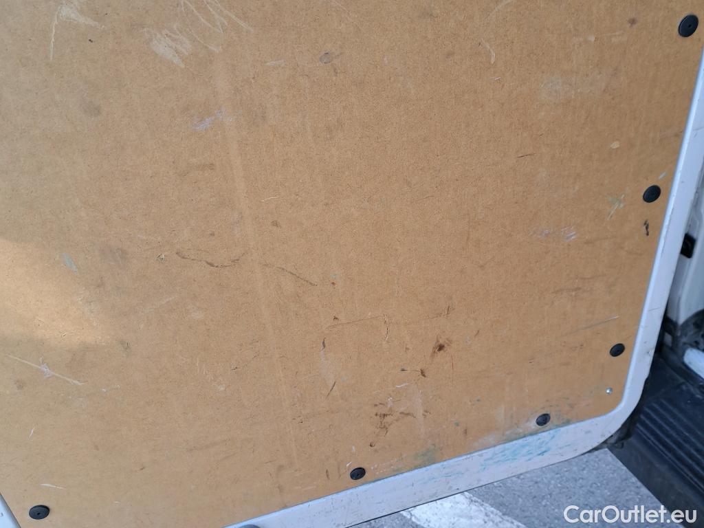  Opel  Movano OPEL  / 2021 / 4P / furgón Furgón Base L2H2 3.5T 2.2 BlueHDi 88kW #32