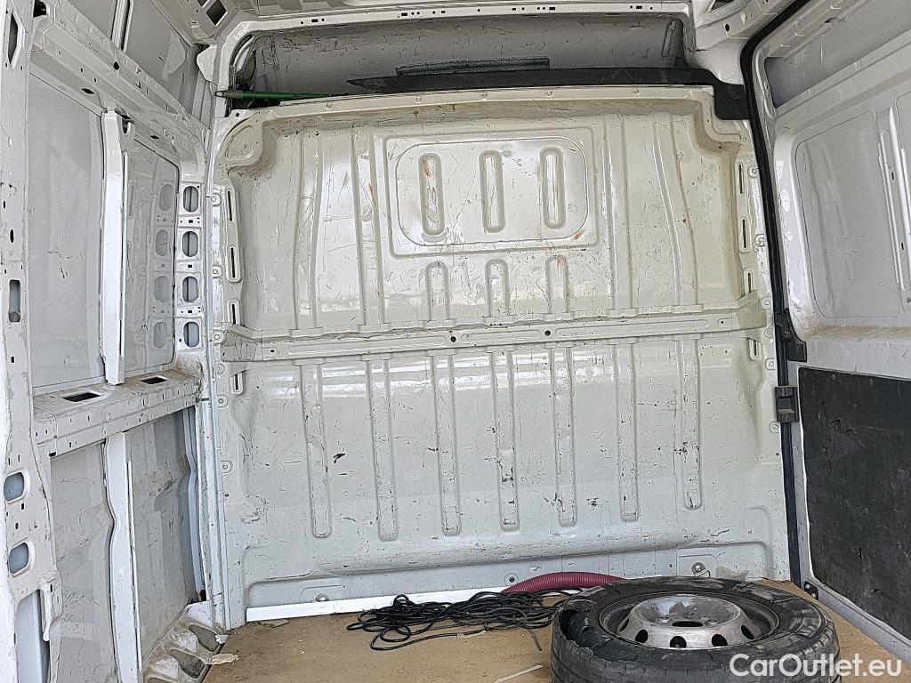  Opel  Movano OPEL  / 2021 / 4P / furgón Furgón Base L2H2 3.5T 2.2 BlueHDi 103kW #24