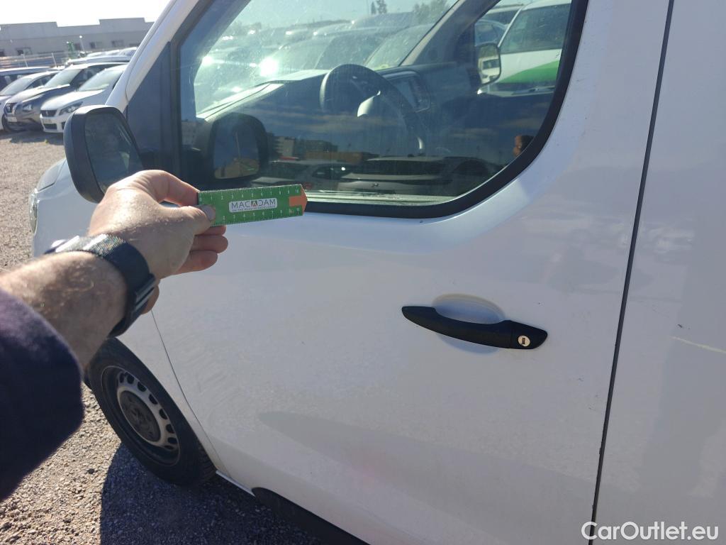  Peugeot  Expert PEUGEOT  / 2016 / 4P / furgón Furgón Premium 1.5 BlueHDi 100 Standard (AC) #24