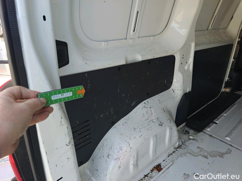  Peugeot  Expert PEUGEOT  / 2016 / 4P / furgón Furgón Premium 1.5 BlueHDi 100 Standard (AC) #39