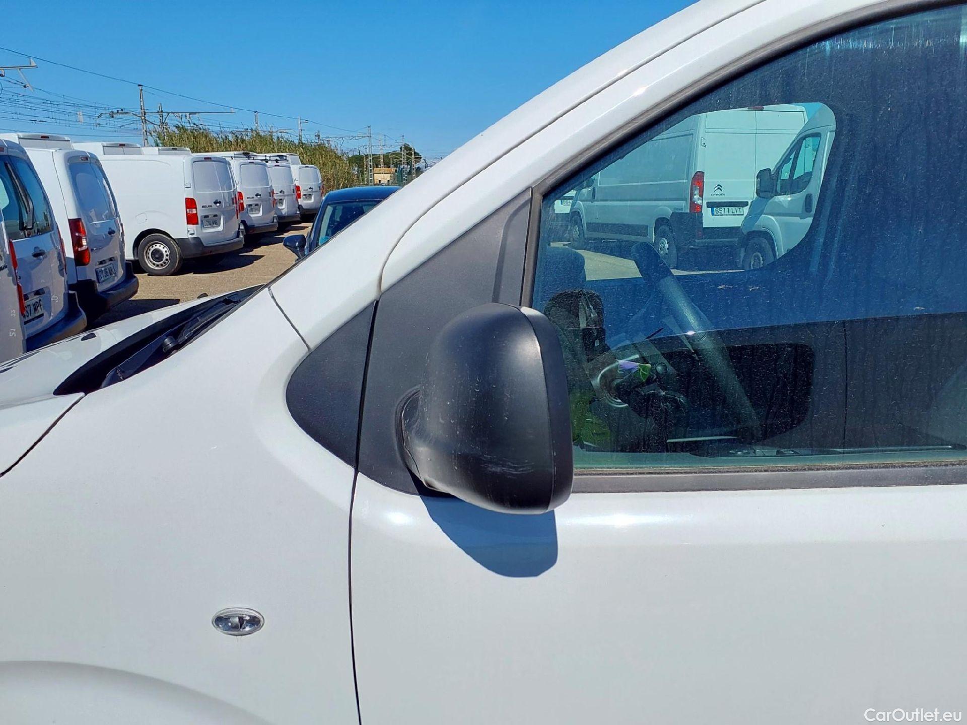  Peugeot  Expert PEUGEOT  / 2016 / 4P / furgón Furgón Premium 1.5 BlueHDi 120 Standard #8