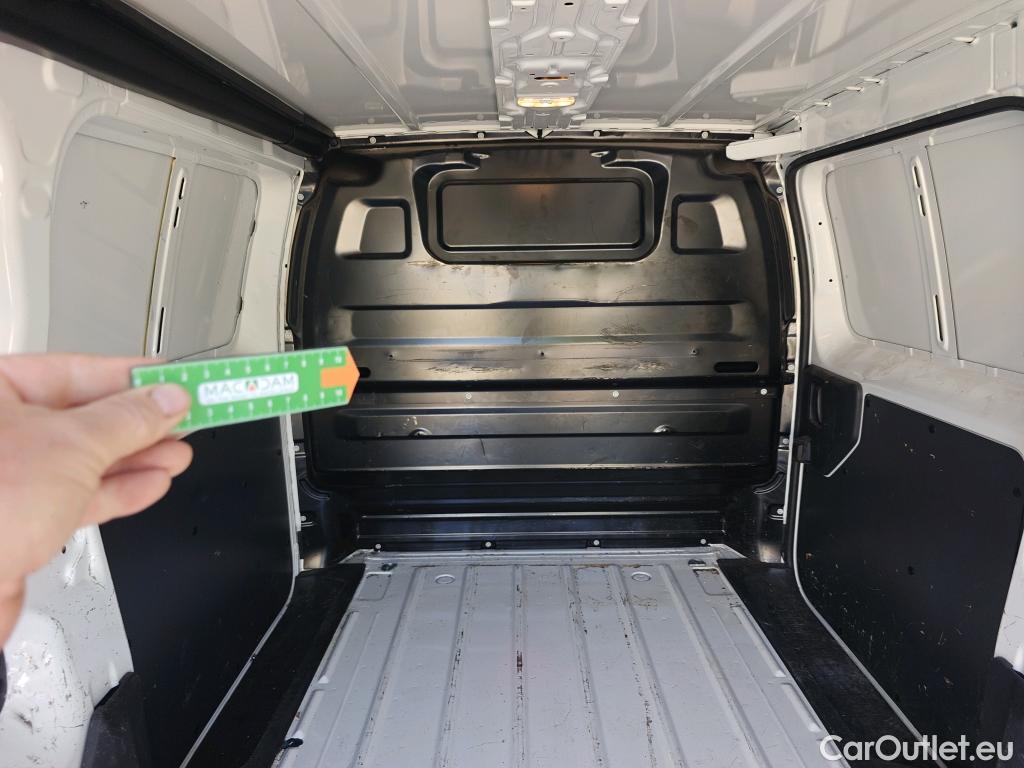  Peugeot  Expert PEUGEOT  / 2016 / 4P / furgón Furgón Premium 1.5 BlueHDi 100 Standard (AC) #20