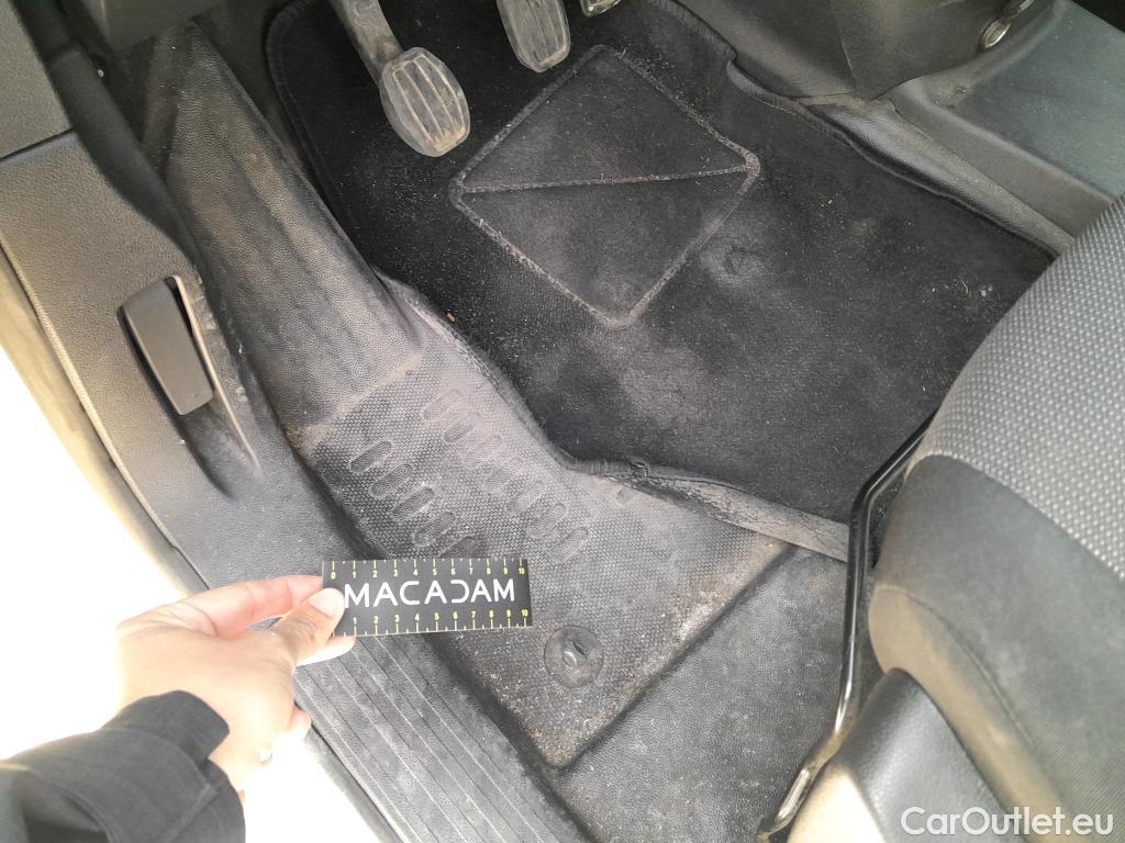  Peugeot  Partner PEUGEOT  / 2018 / 4P / furgón derivado de turismo Premium Standard 600kg BlueHDi 73kW #24