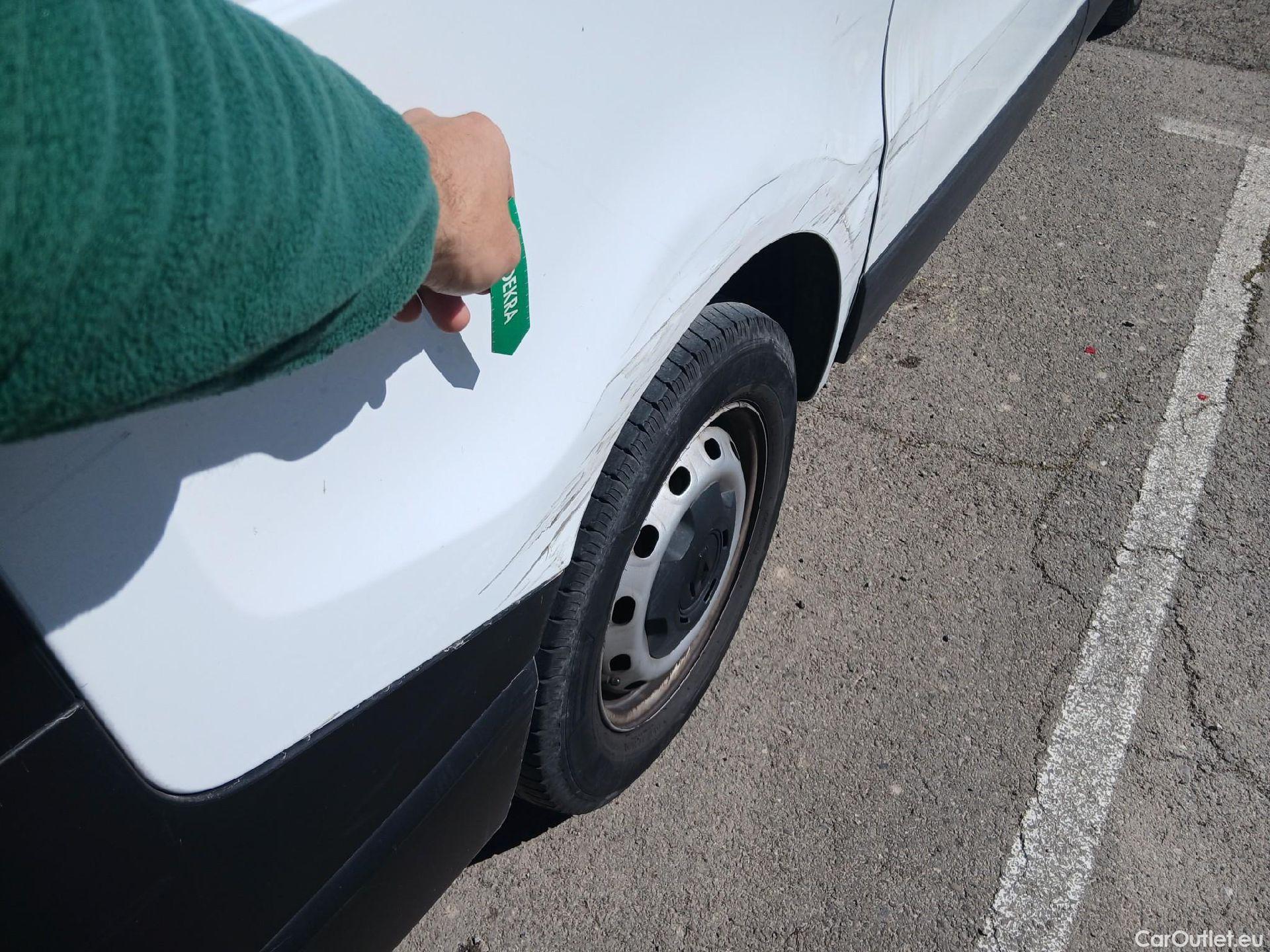  Renault  Trafic RENAULT  / 2019 / 4P / furgón Furgón 27 L1H1 Energy BluedCi 88 kW #33