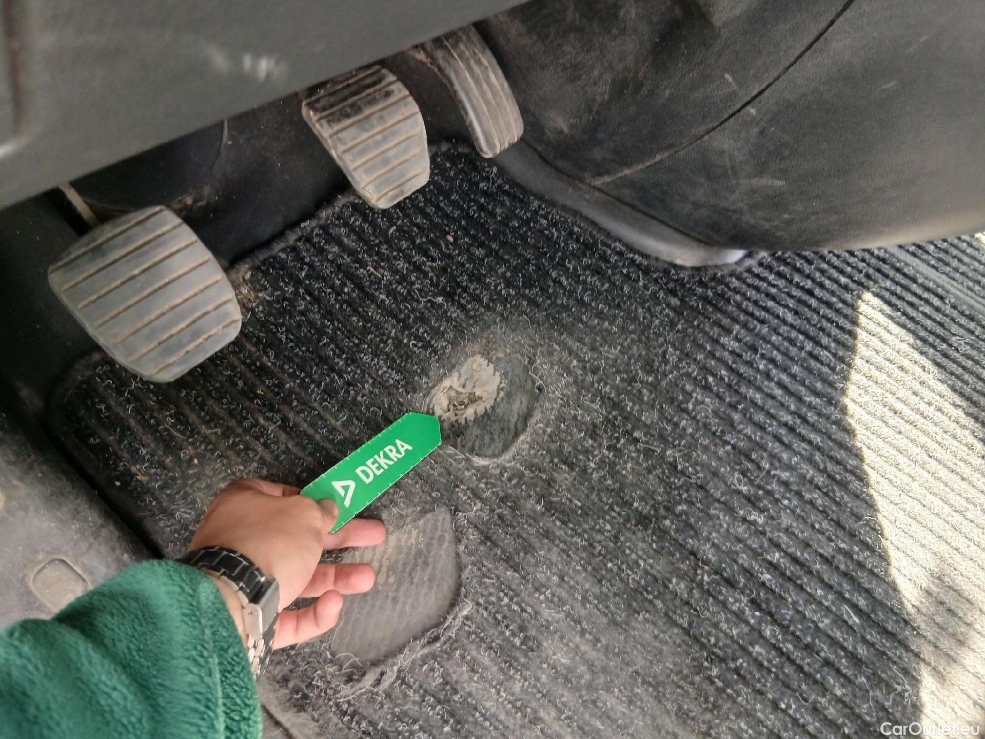  Renault  Trafic RENAULT  / 2019 / 4P / furgón Furgón 27 L1H1 Energy BluedCi 88 kW (AC) #8