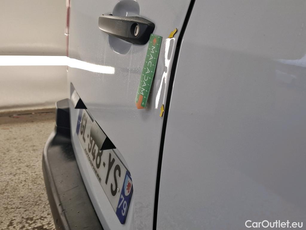  Citroen  Berlingo CITROEN  Van / 2018 / 4P / Fourgonnette Taille M 650kg BlueHDi 100 S&S BVM #9