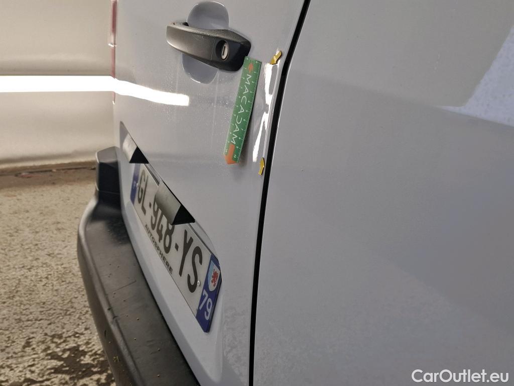  Citroen  Berlingo CITROEN  Van / 2018 / 4P / Fourgonnette Taille M 650kg BlueHDi 100 S&S BVM #8