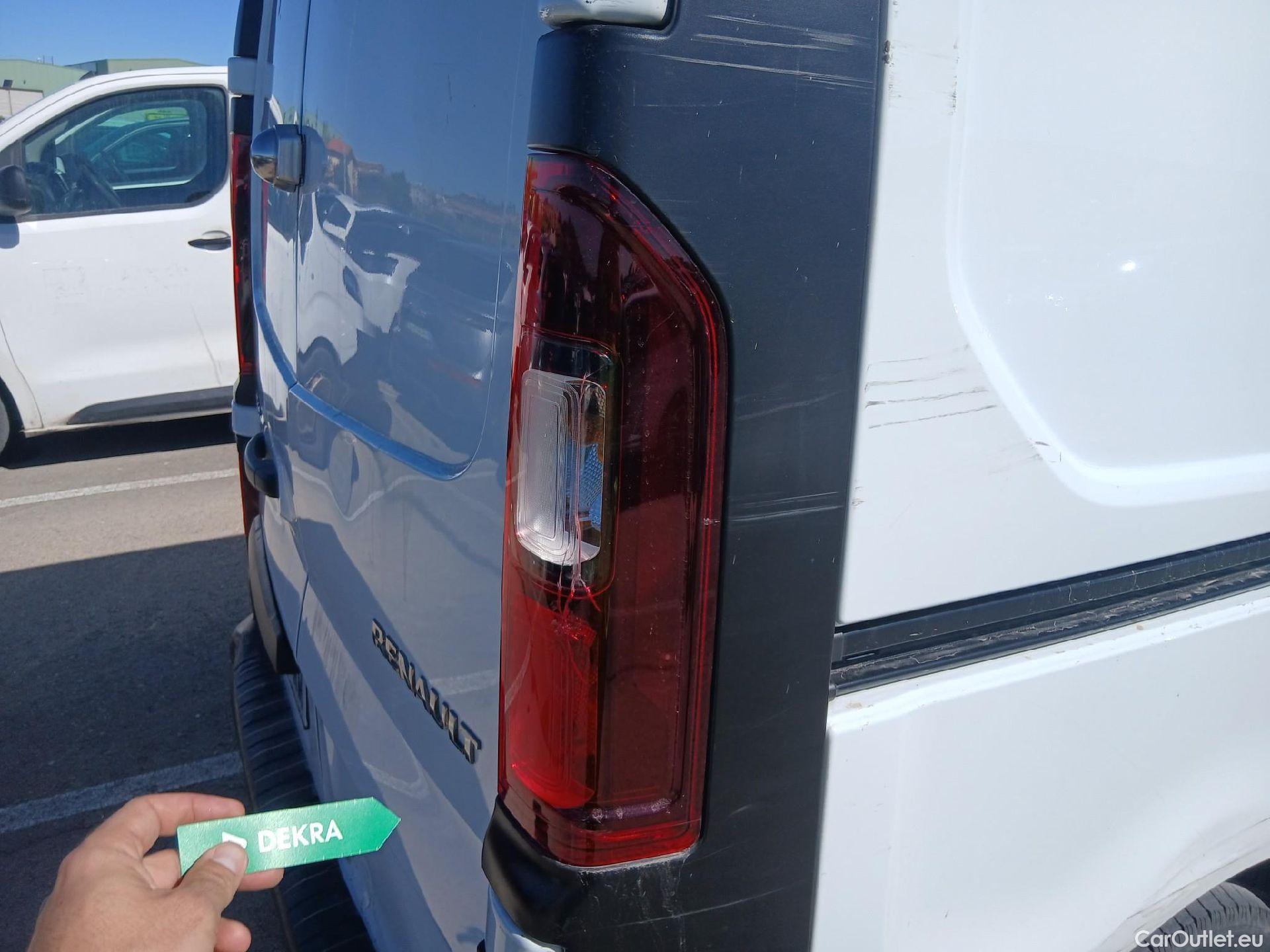  Renault  Trafic RENAULT  / 2019 / 4P / furgón Furgón 27 L1H1 Energy BluedCi 88 kW #36