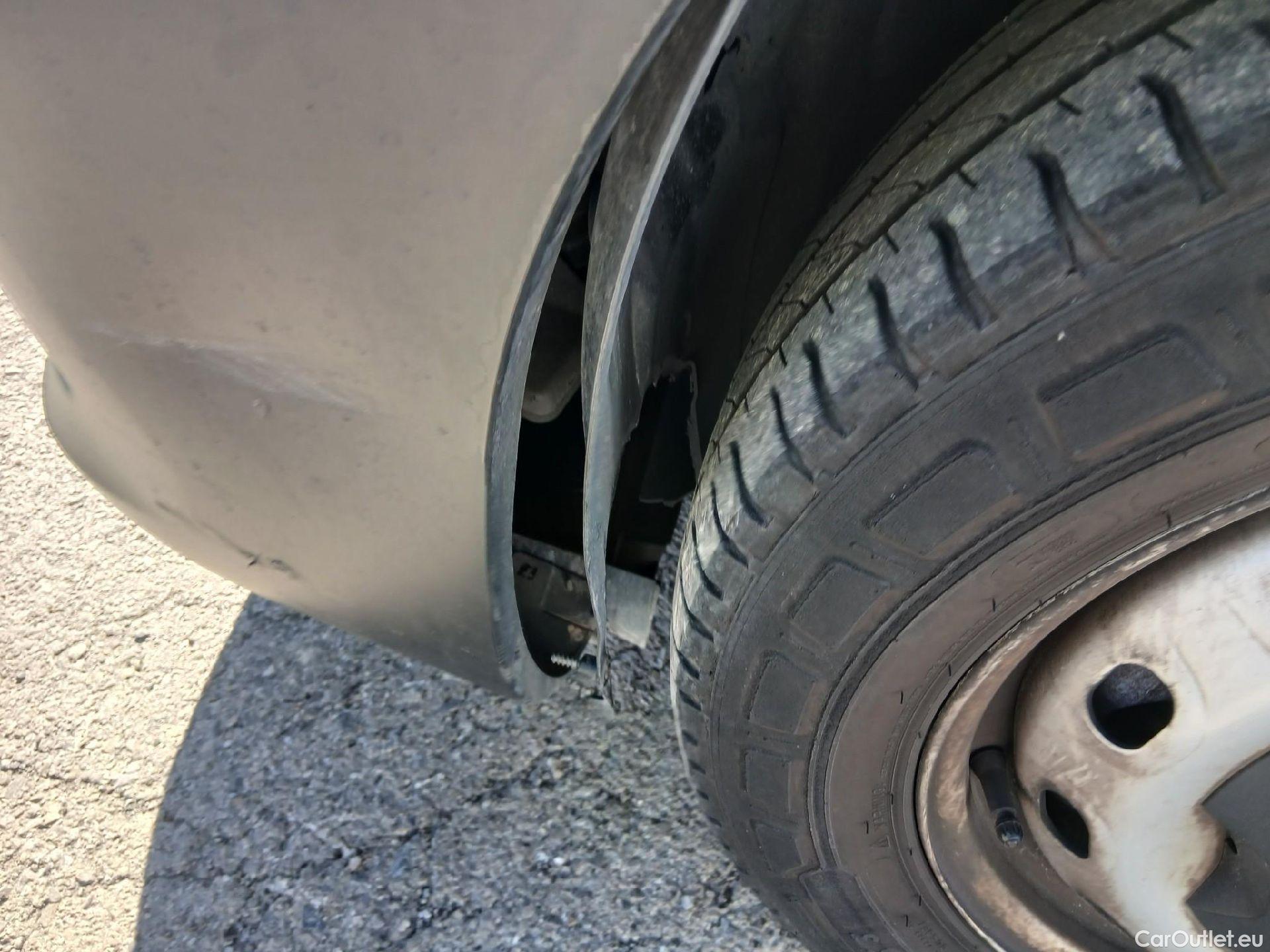  Renault  Trafic RENAULT  / 2019 / 4P / furgón Furgón 27 L1H1 Energy BluedCi 88 kW #6