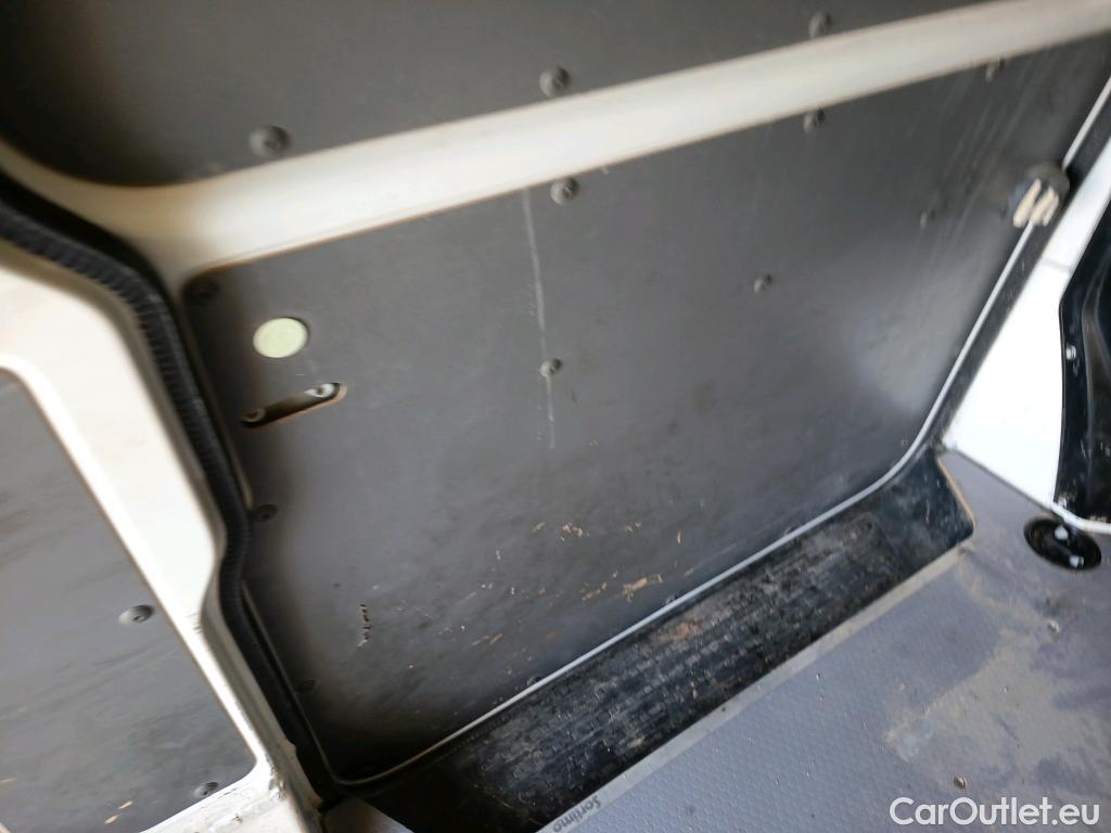  Volkswagen  Transporter VOLKSWAGEN  / 2020 / 4P / furgón Furgón Corto TN 2.0 TDI 110kW 4MO #26