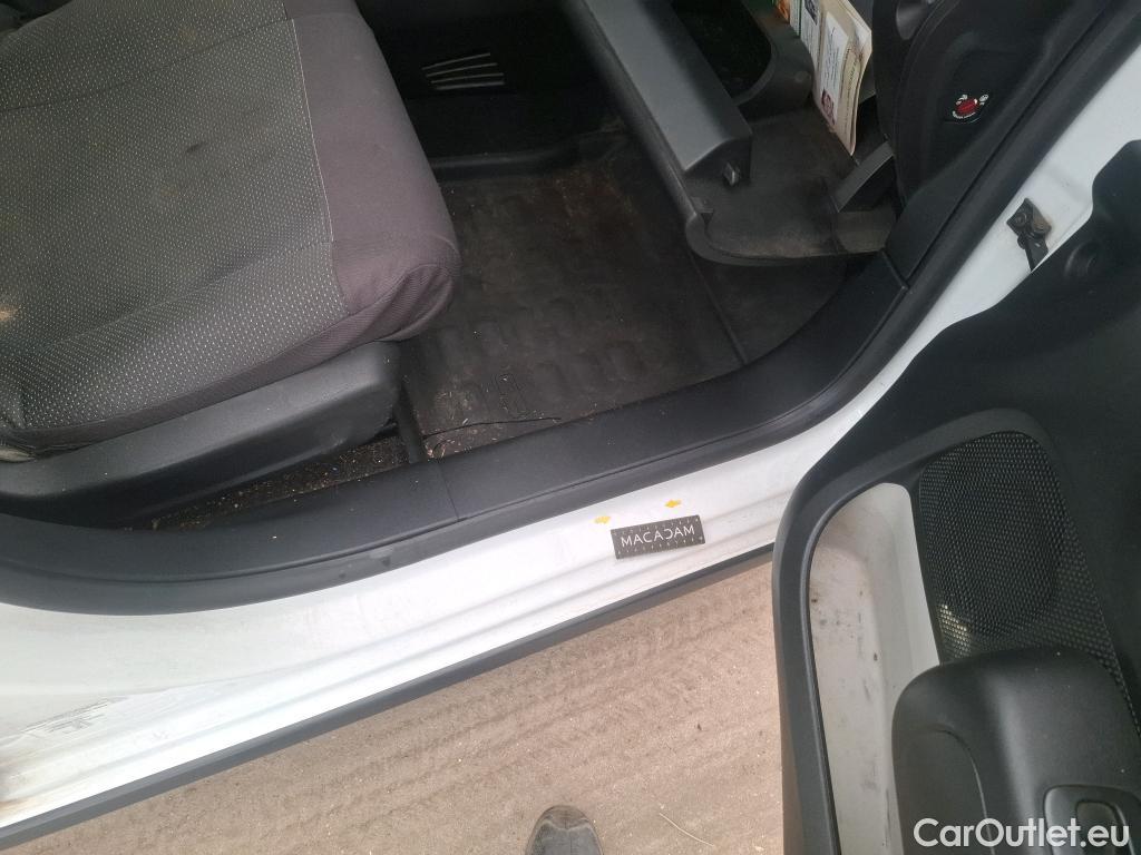  Citroen  C3  Société Feel 1.5 BlueHDI 100CV BVM6 E6dT #1