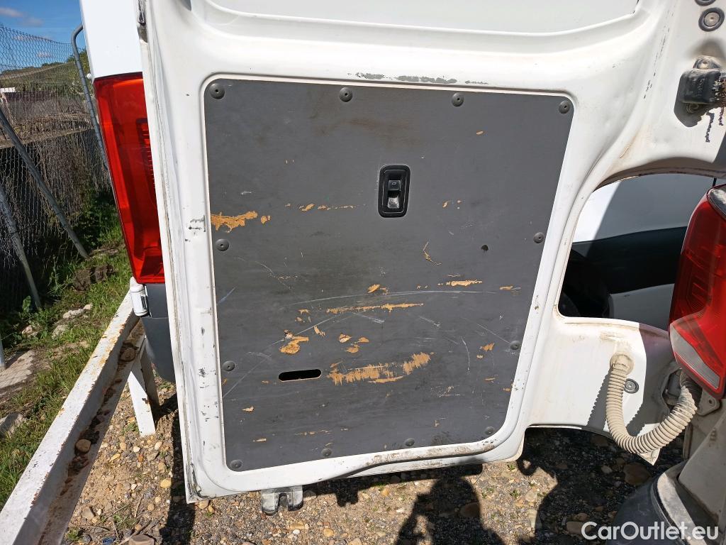  Volkswagen  Transporter VOLKSWAGEN  / 2020 / 4P / furgón Furgón Corto TN 2.0 TDI 110kW 4MO #51