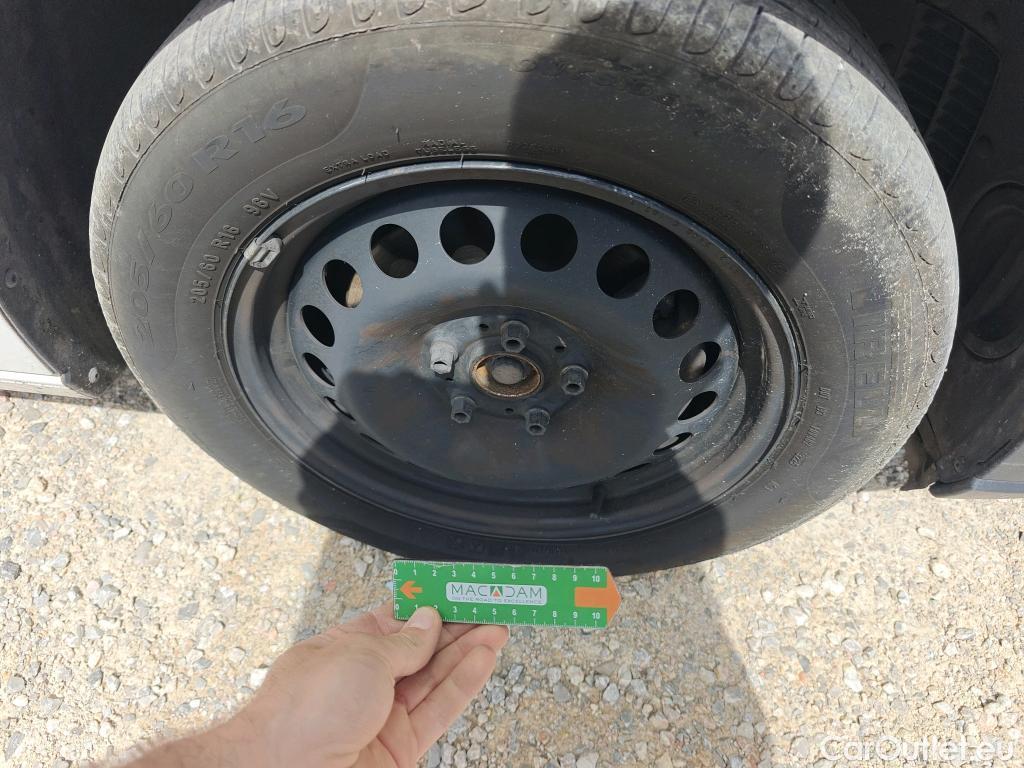  Volkswagen  Caddy VOLKSWAGEN  Kombi 2.0 TDI 75kW (102CV) #60