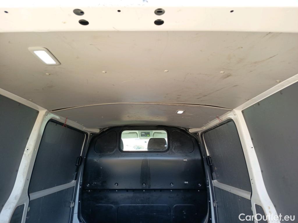  Volkswagen  Transporter VOLKSWAGEN  / 2020 / 4P / furgón Furgón Corto TN 2.0 TDI 110kW 4MO #49