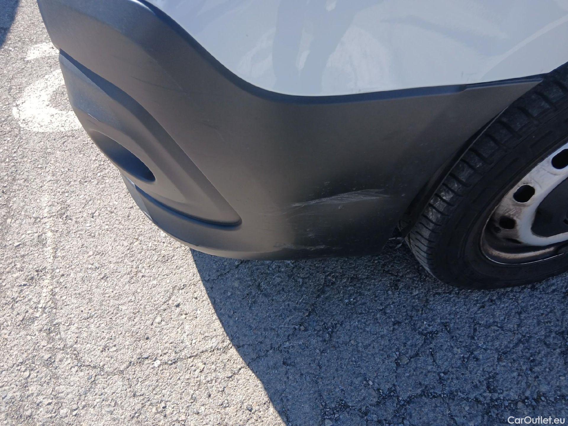  Renault  Trafic RENAULT  / 2019 / 4P / furgón Furgón 27 L1H1 Energy BluedCi 88 kW #4