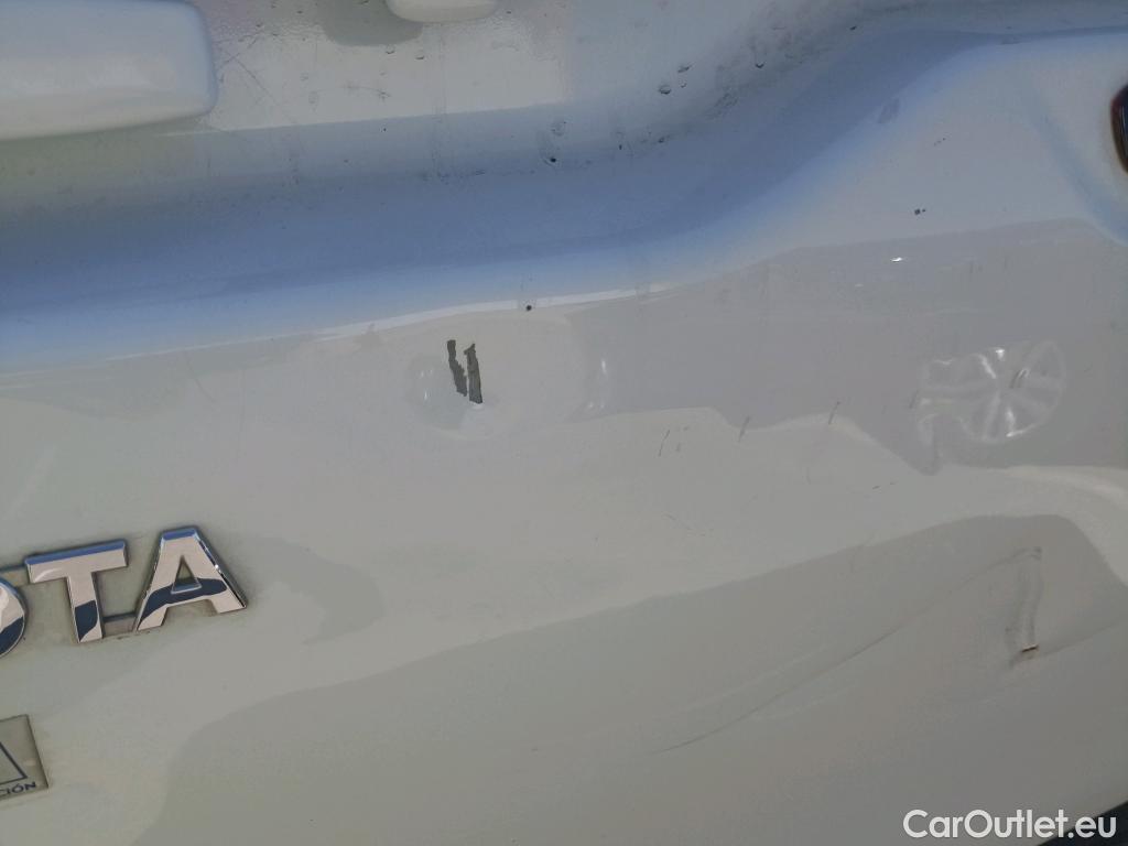  Toyota  Hilux TOYOTA  / 2020 / 2P / pickup 2.4 D-4D Cabina Sencilla GX #9