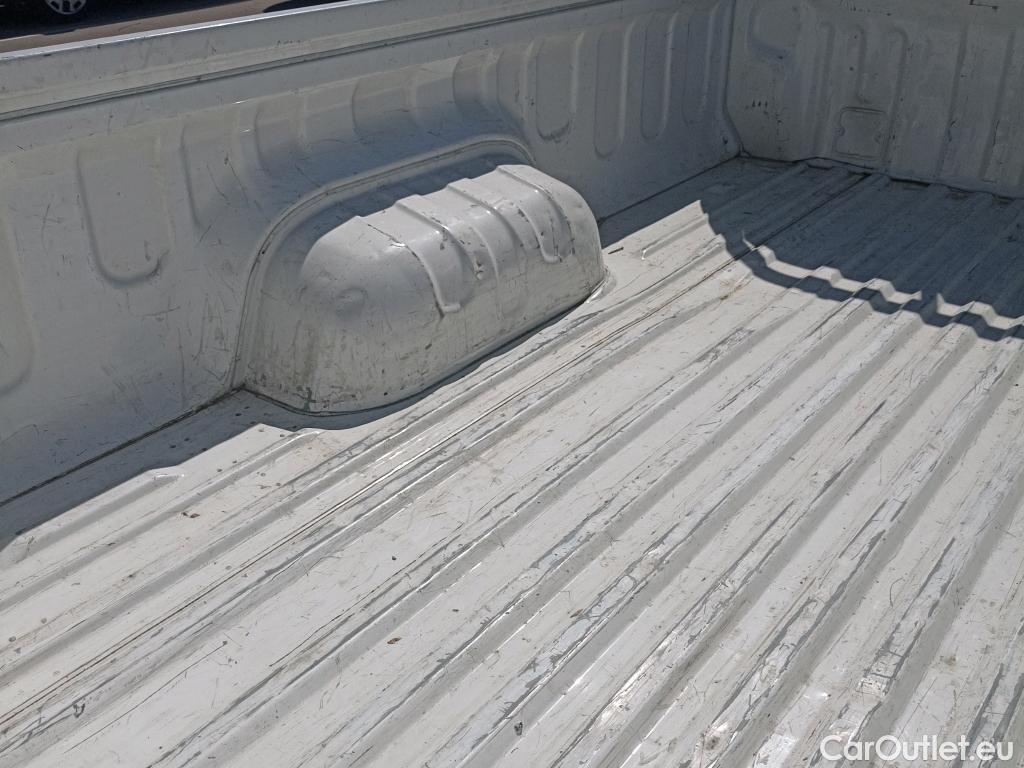  Toyota  Hilux TOYOTA  / 2020 / 2P / pickup 2.4 D-4D Cabina Sencilla GX #6