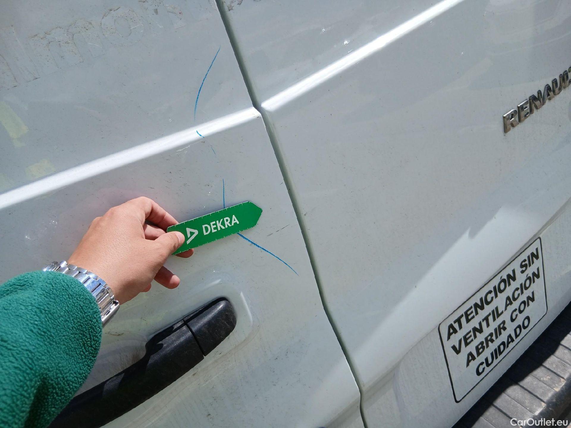  Renault  Trafic RENAULT  / 2019 / 4P / furgón Furgón 27 L1H1 Energy BluedCi 88 kW (AC) #14