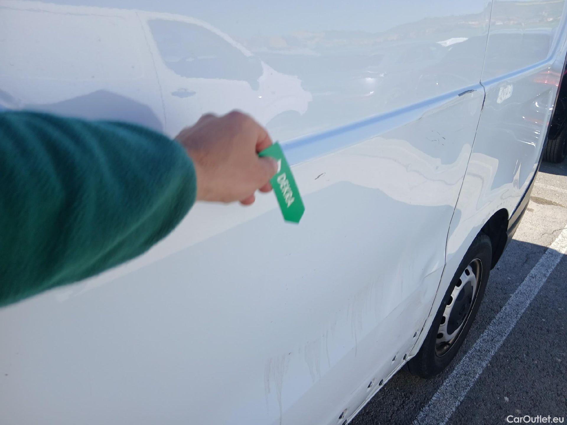  Renault  Trafic RENAULT  / 2019 / 4P / furgón Furgón 27 L1H1 Energy BluedCi 88 kW #18