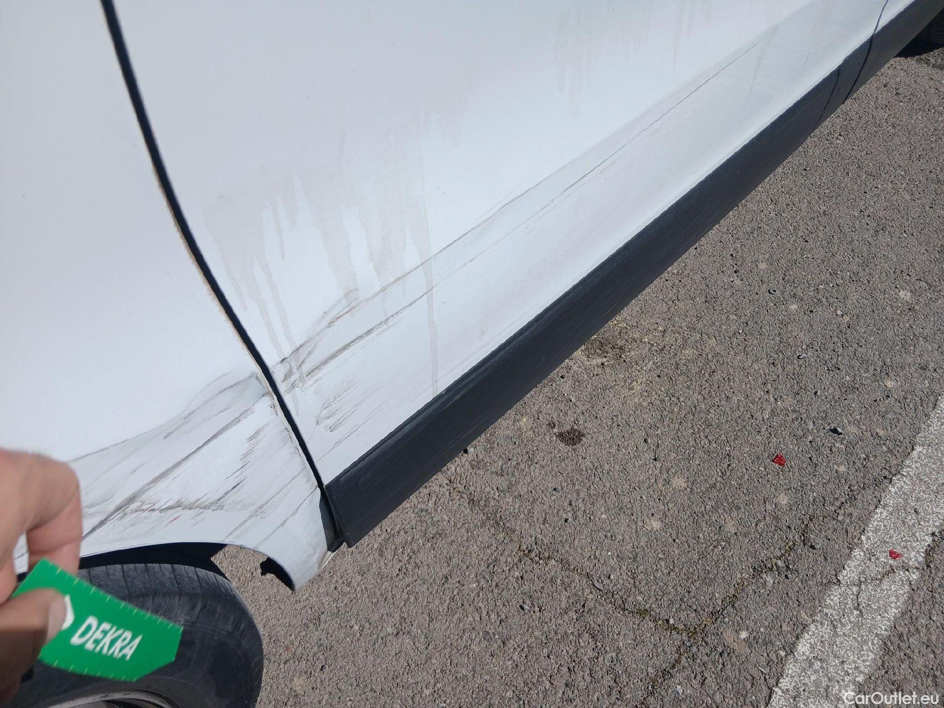  Renault  Trafic RENAULT  / 2019 / 4P / furgón Furgón 27 L1H1 Energy BluedCi 88 kW #39