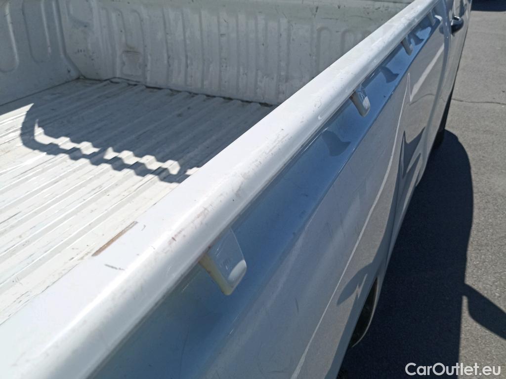  Toyota  Hilux TOYOTA  / 2020 / 2P / pickup 2.4 D-4D Cabina Sencilla GX #15