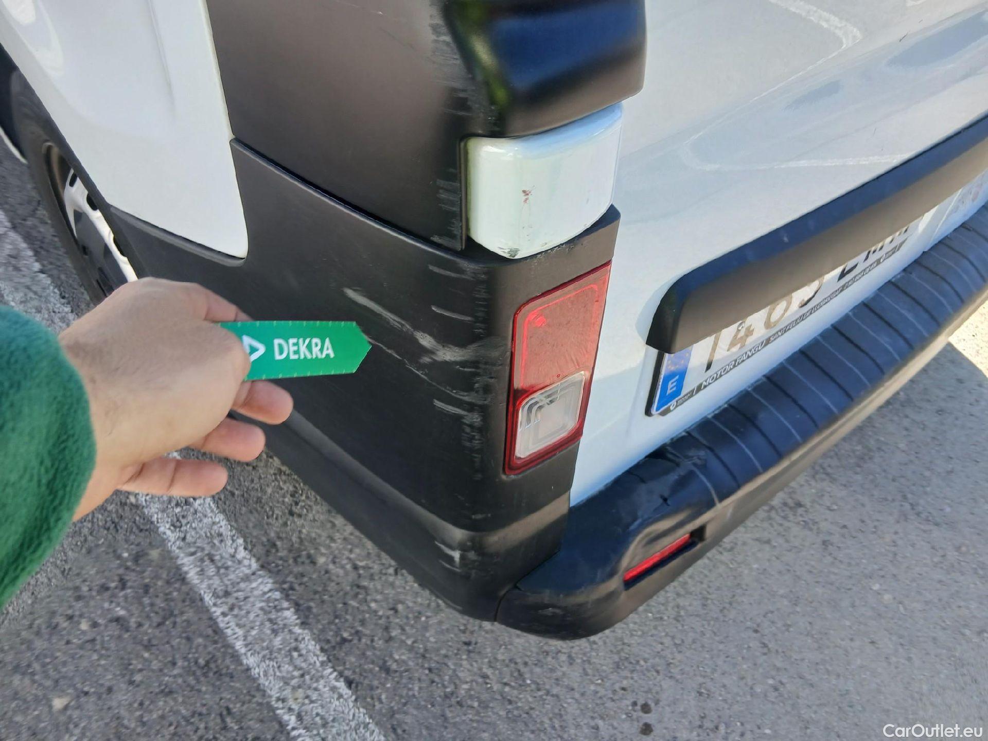  Renault  Trafic RENAULT  / 2019 / 4P / furgón Furgón 27 L1H1 Energy BluedCi 88 kW #26