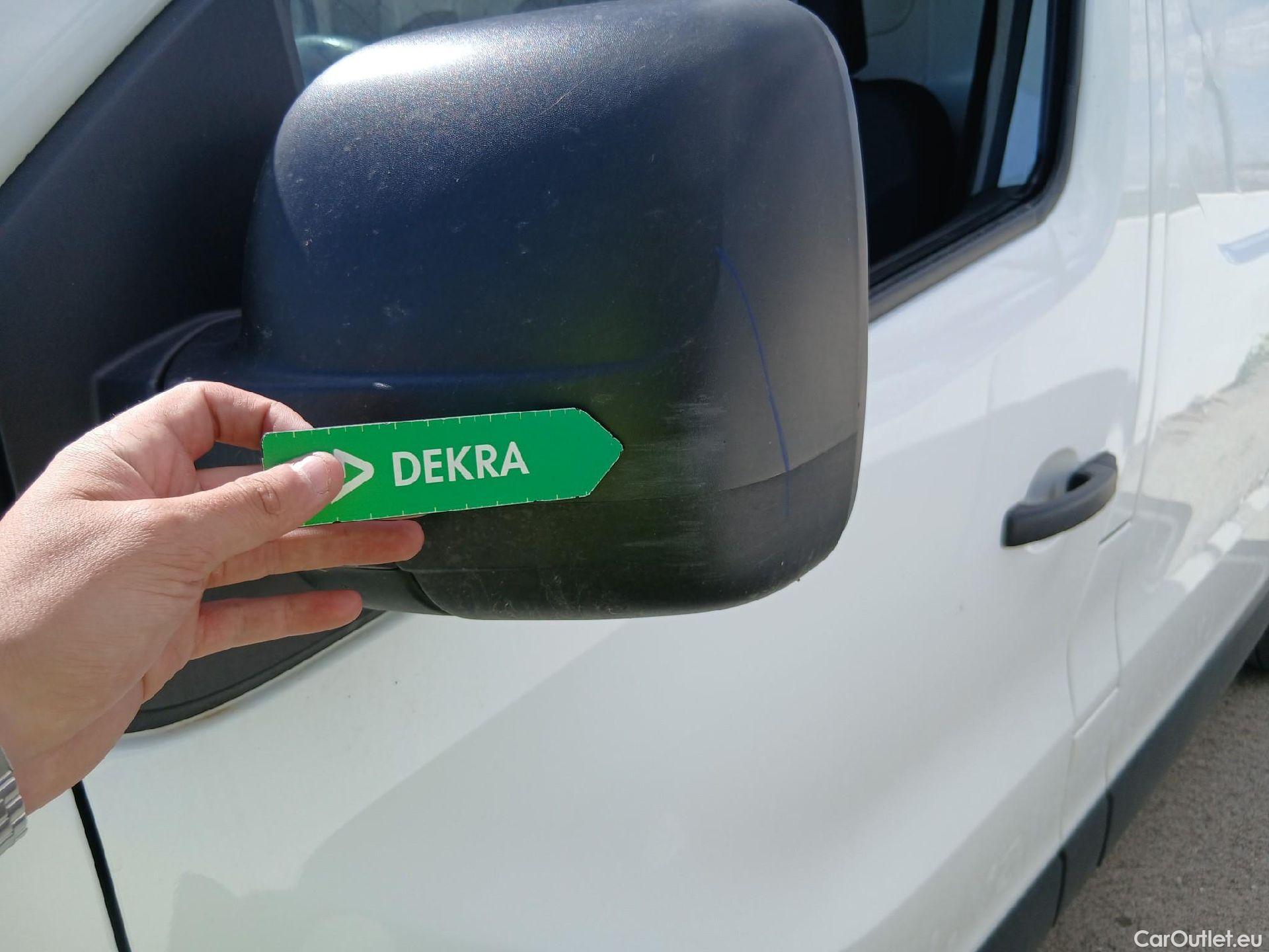  Renault  Trafic RENAULT  / 2019 / 4P / furgón Furgón 27 L1H1 Energy BluedCi 88 kW (AC) #3