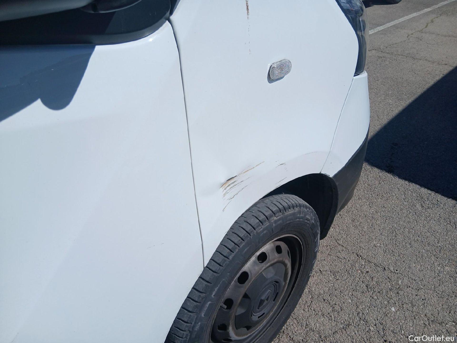  Renault  Trafic RENAULT  / 2019 / 4P / furgón Furgón 27 L1H1 Energy BluedCi 88 kW #45