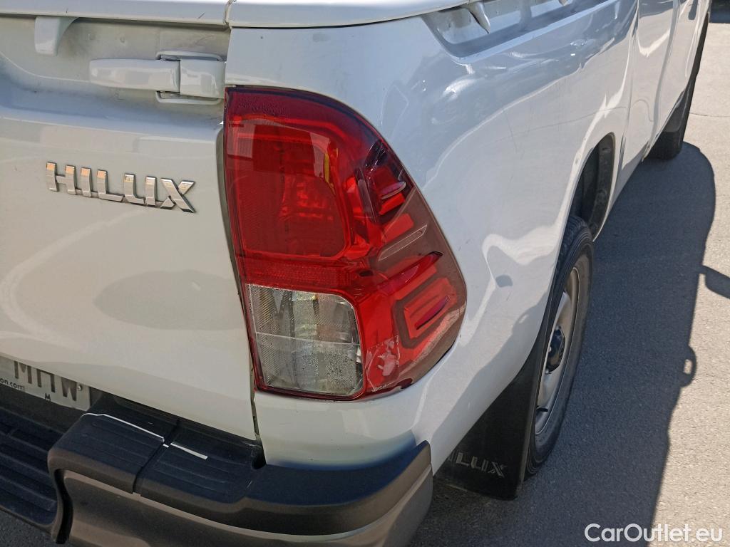  Toyota  Hilux TOYOTA  / 2020 / 2P / pickup 2.4 D-4D Cabina Sencilla GX #3