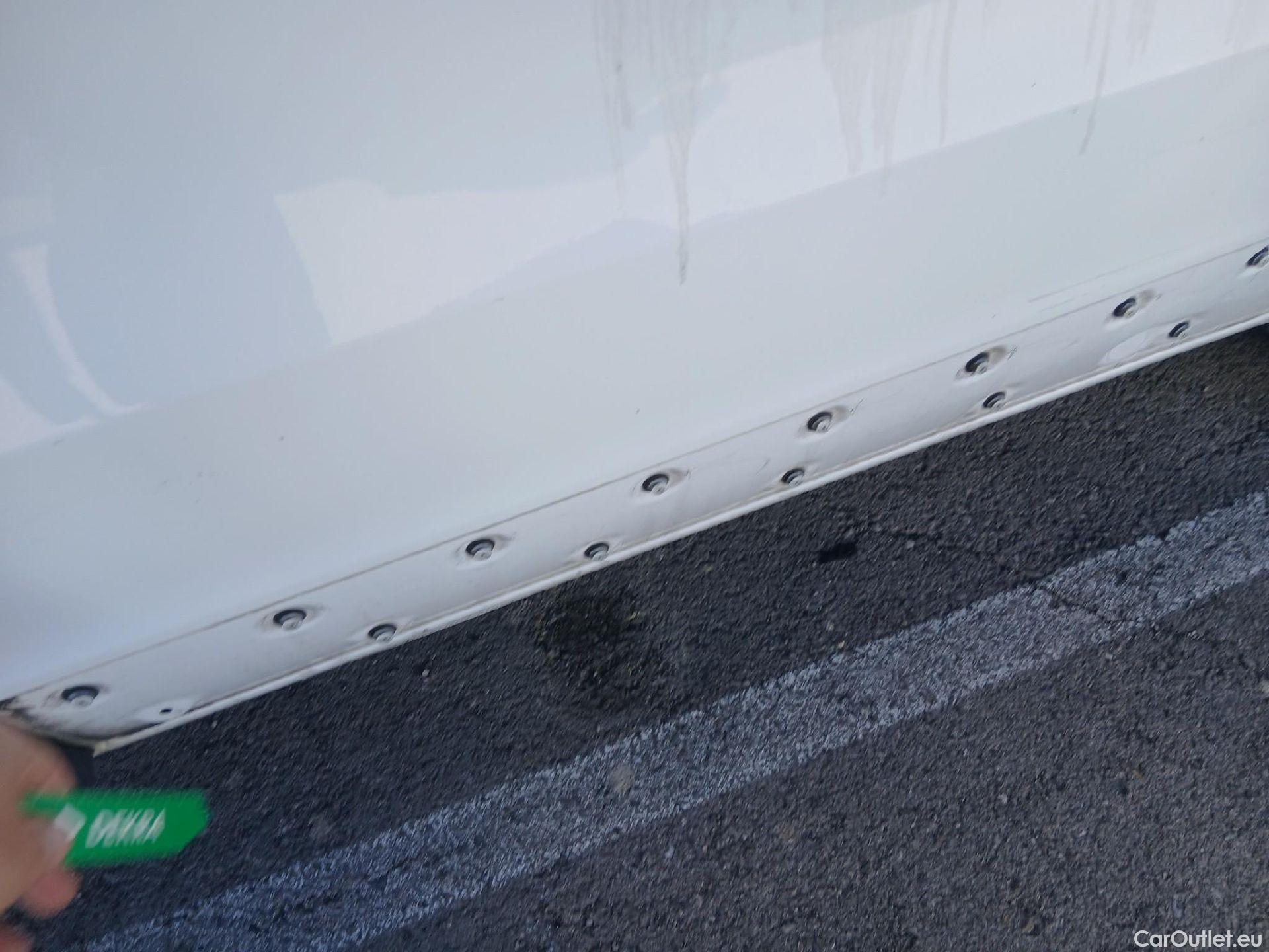  Renault  Trafic RENAULT  / 2019 / 4P / furgón Furgón 27 L1H1 Energy BluedCi 88 kW #17