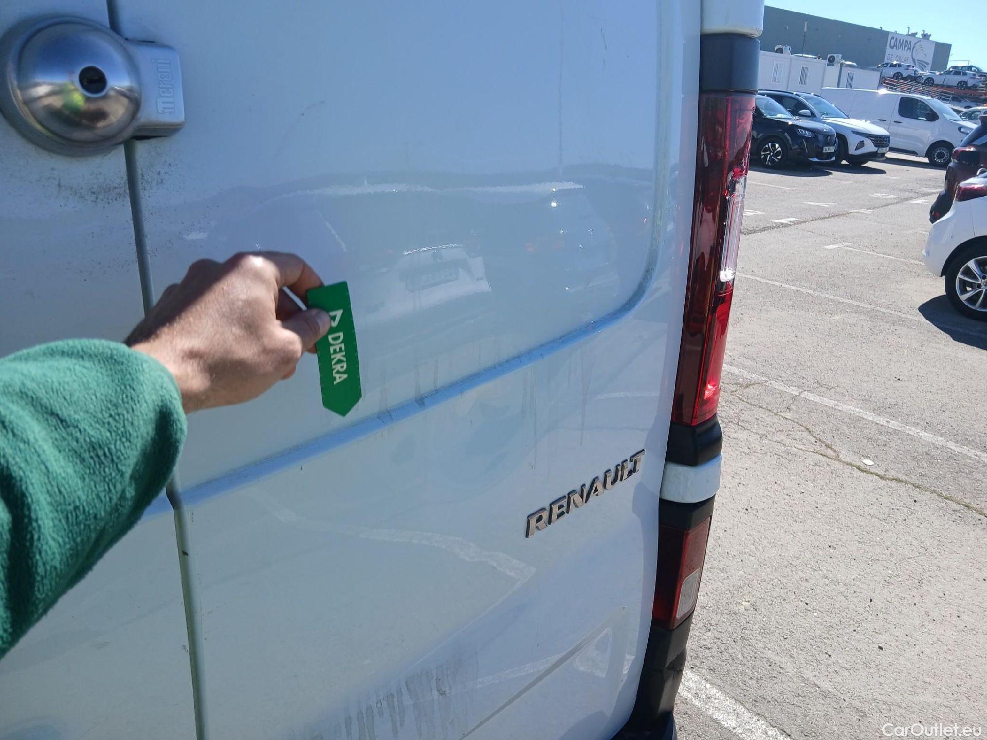  Renault  Trafic RENAULT  / 2019 / 4P / furgón Furgón 27 L1H1 Energy BluedCi 88 kW #32