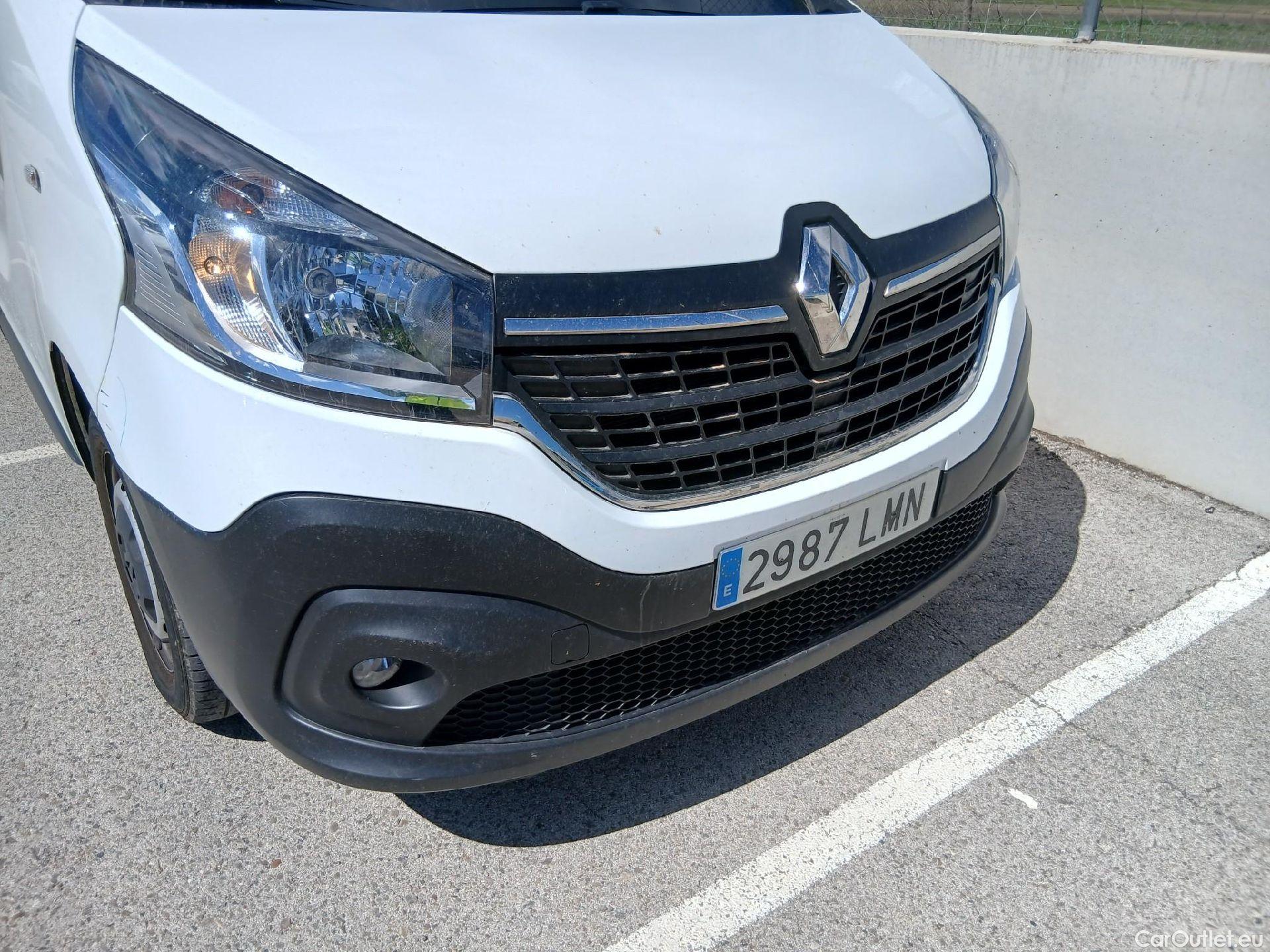  Renault  Trafic RENAULT  / 2019 / 4P / furgón Furgón 27 L1H1 Energy BluedCi 88 kW (AC) #2