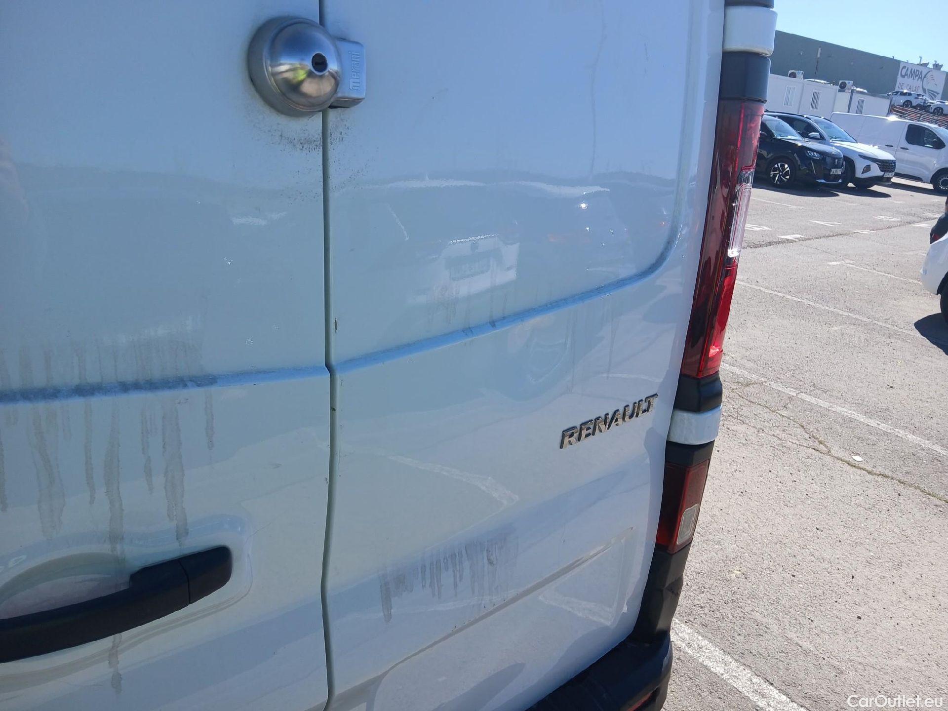  Renault  Trafic RENAULT  / 2019 / 4P / furgón Furgón 27 L1H1 Energy BluedCi 88 kW #31