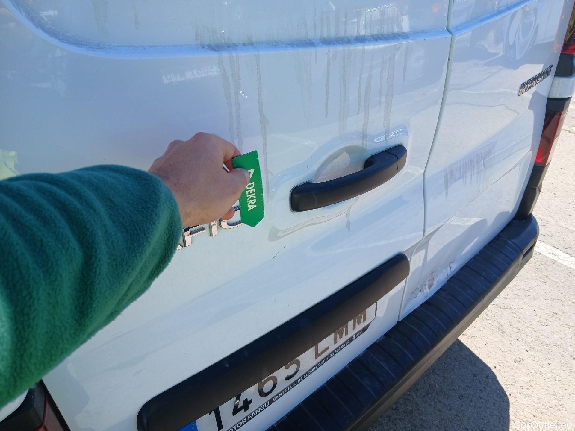  Renault  Trafic RENAULT  / 2019 / 4P / furgón Furgón 27 L1H1 Energy BluedCi 88 kW #30