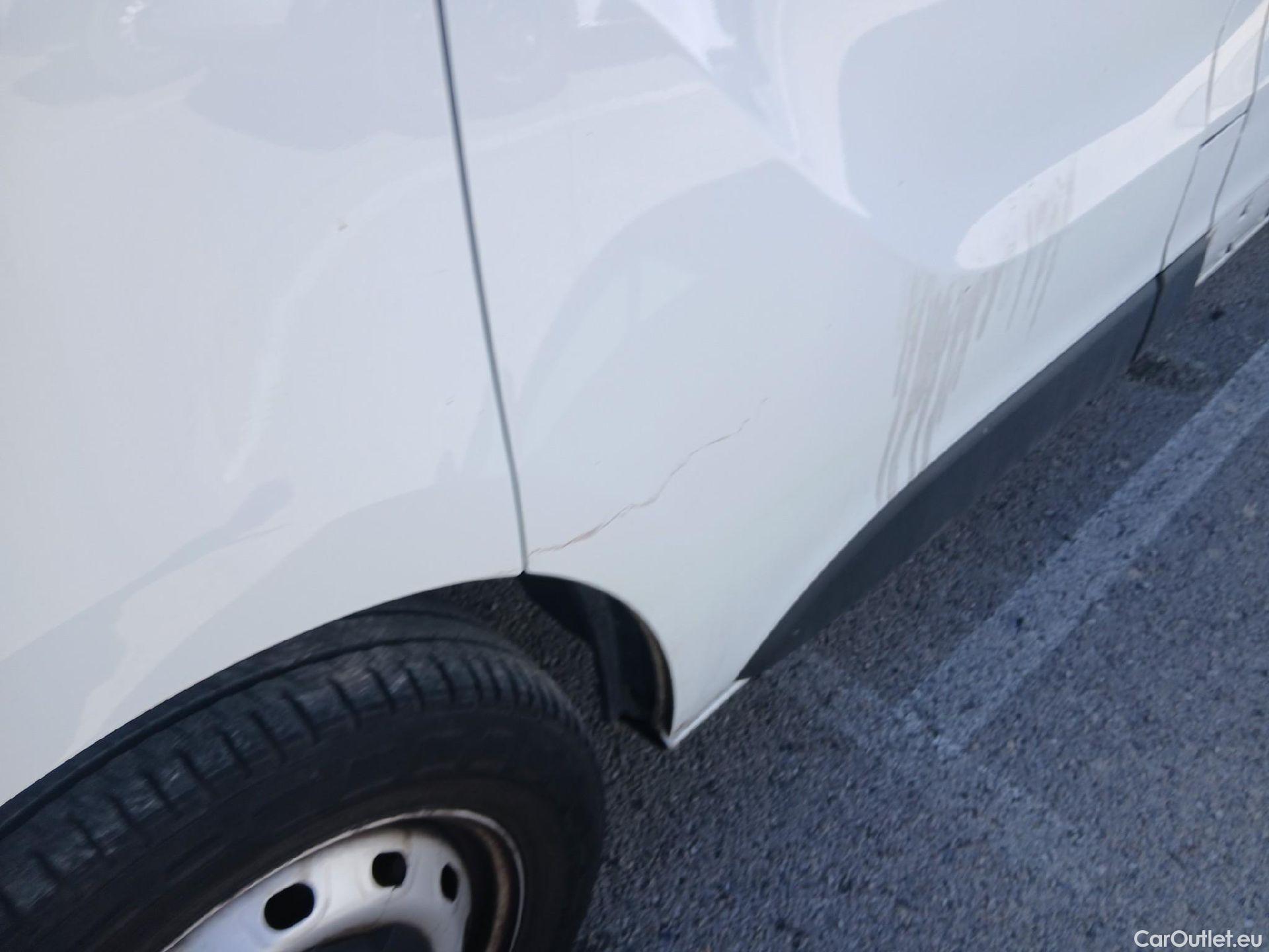  Renault  Trafic RENAULT  / 2019 / 4P / furgón Furgón 27 L1H1 Energy BluedCi 88 kW #10