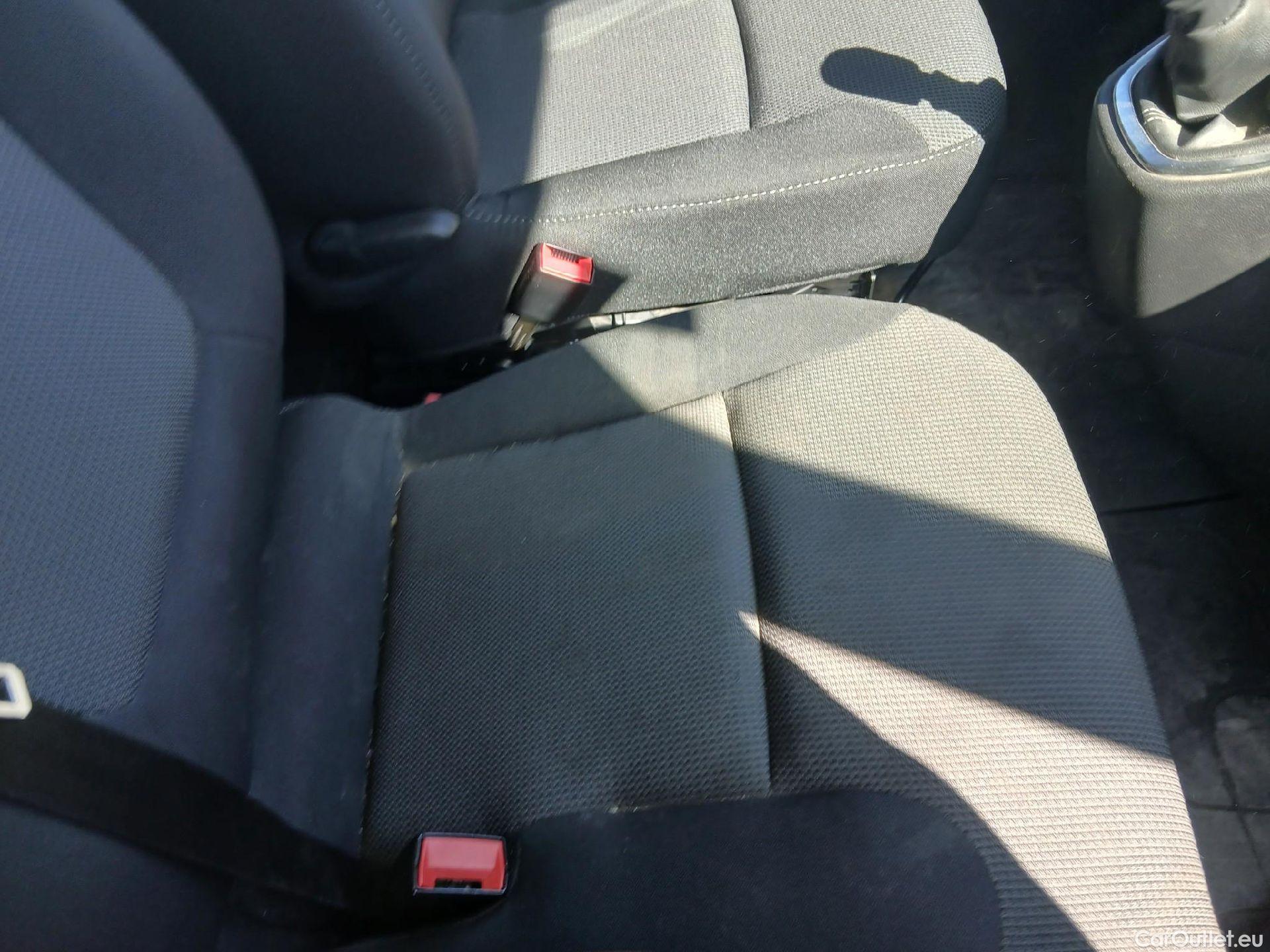  Renault  Trafic RENAULT  / 2019 / 4P / furgón Furgón 27 L1H1 Energy BluedCi 88 kW #48