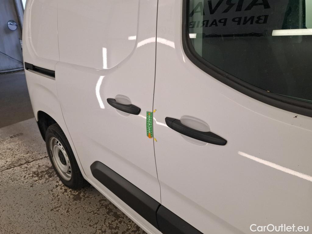  Citroen  Berlingo CITROEN  Van / 2018 / 4P / Fourgonnette Taille M 650kg BlueHDi 100 S&S BVM #1