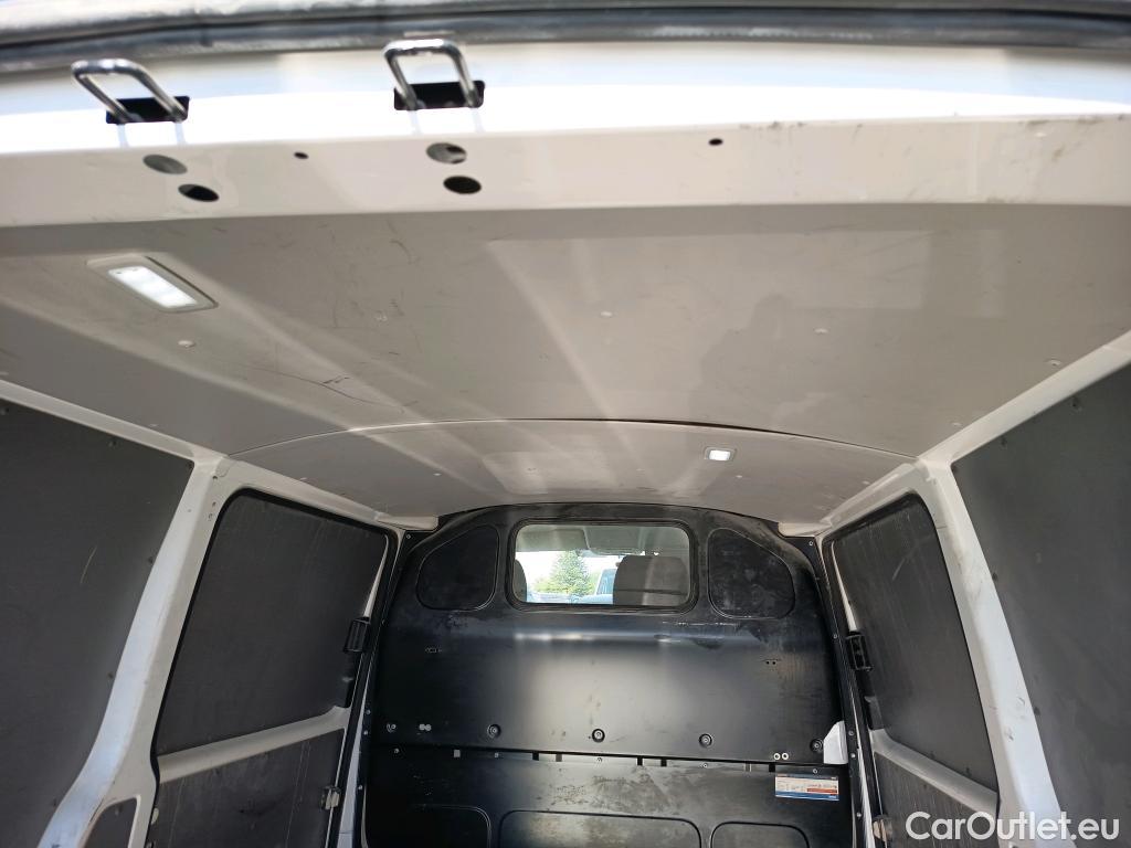  Land Rover  Discovery VOLKSWAGEN Transporter / 2020 / 4P / furgón Furgón Corto TN 2.0 TDI 110kW 4MO #27