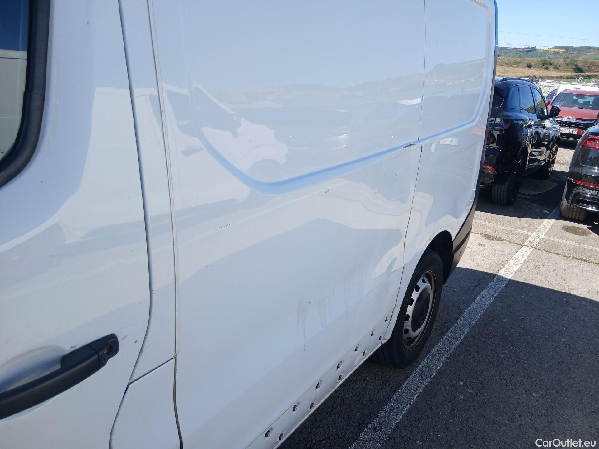  Renault  Trafic RENAULT  / 2019 / 4P / furgón Furgón 27 L1H1 Energy BluedCi 88 kW #13