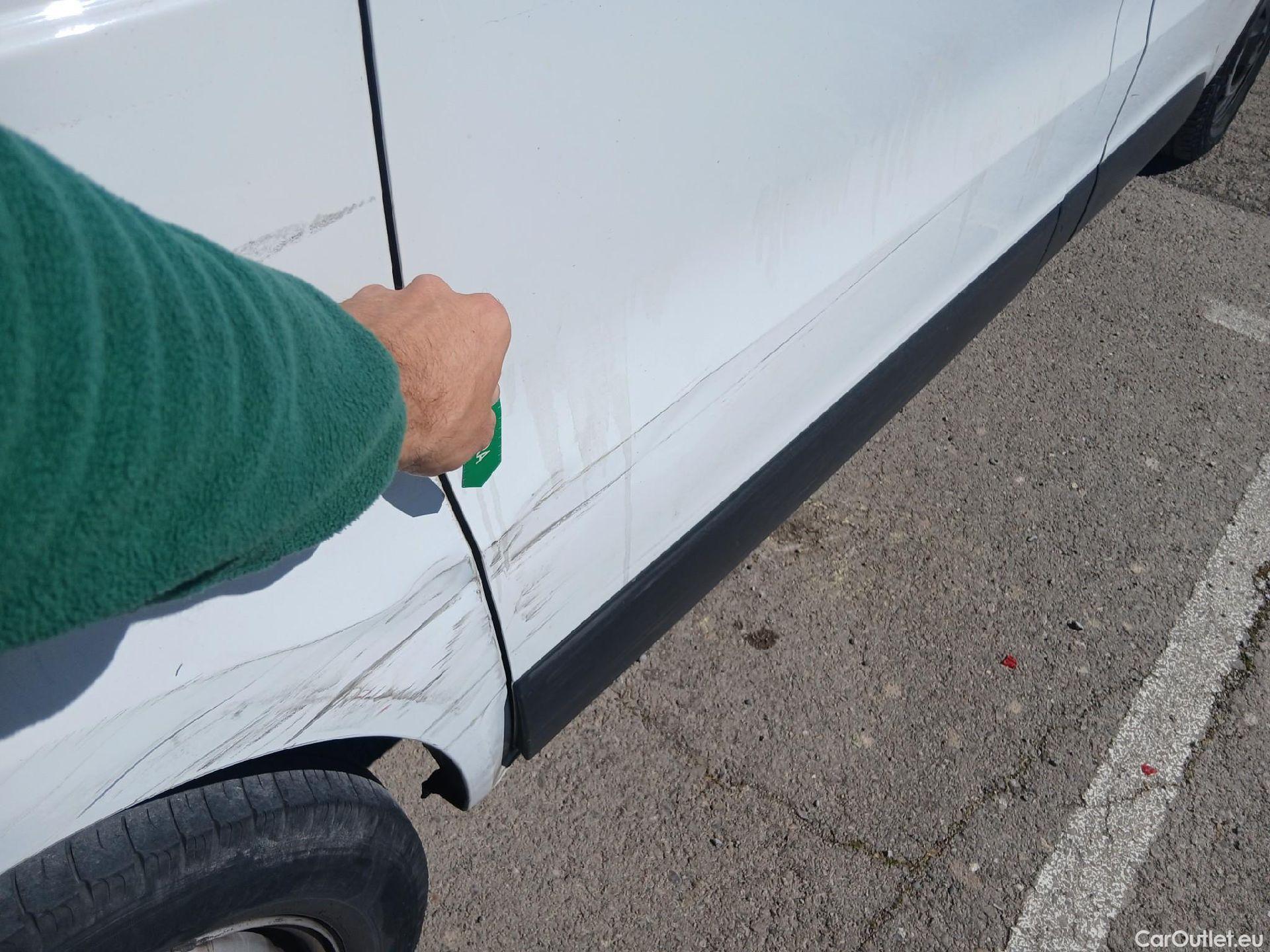  Renault  Trafic RENAULT  / 2019 / 4P / furgón Furgón 27 L1H1 Energy BluedCi 88 kW #38