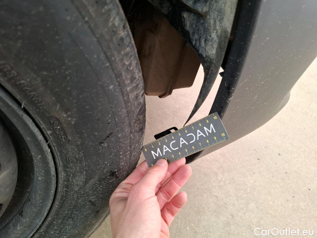  Renault  Trafic  III Fourgon L2H1 1200 Confort 1.6 dCi 120CV BVM6 E6 #69