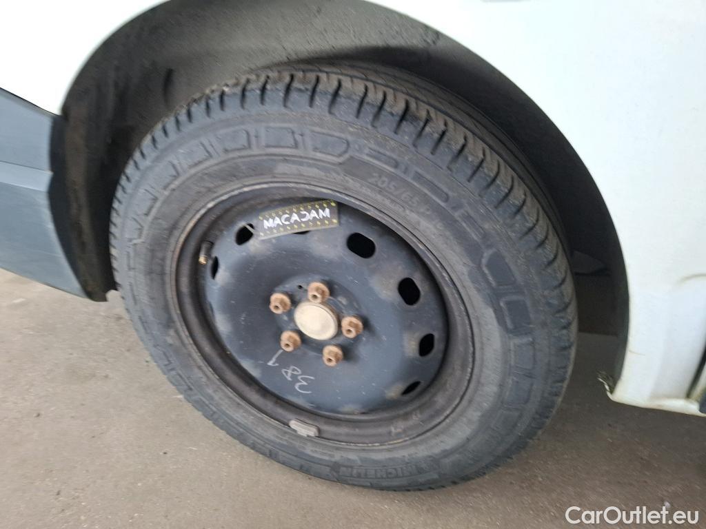  Renault  Trafic  Furgon Grand Confort L1H2 1200 1.6 dCi 125CV BVM6 E6 #43