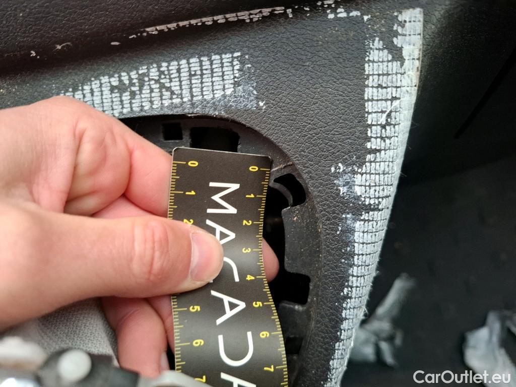  Renault  Trafic  III Fourgon L2H1 1200 Confort 1.6 dCi 120CV BVM6 E6 #97