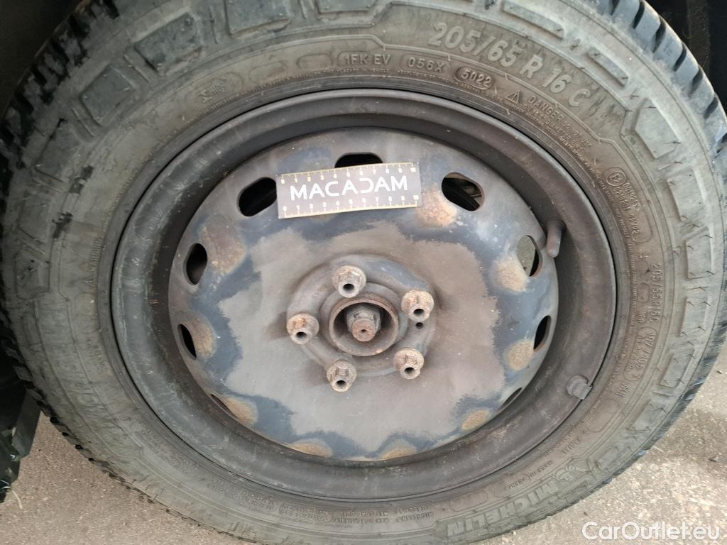  Renault  Trafic  Furgon Grand Confort L1H2 1200 1.6 dCi 125CV BVM6 E6 #51