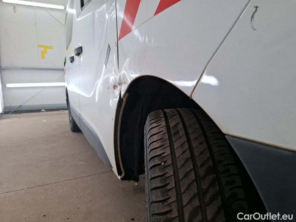  Renault  Trafic  Furgon Grand Confort L1H2 1200 1.6 dCi 125CV BVM6 E6 #23