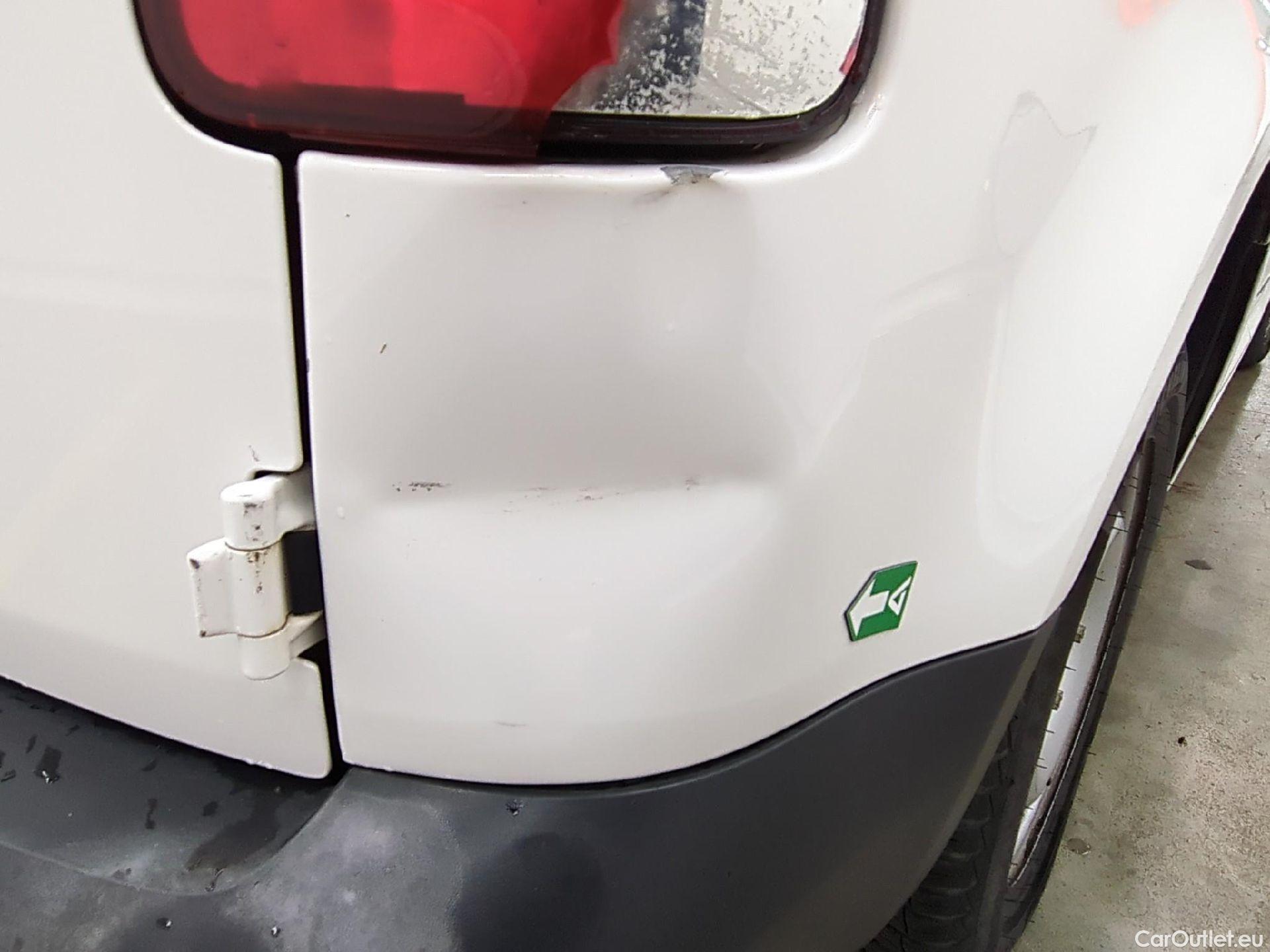  Volkswagen  Caddy VOLKSWAGEN  Van VU 4p Fourgonnette 2.0 TDI 75 Business Line #36