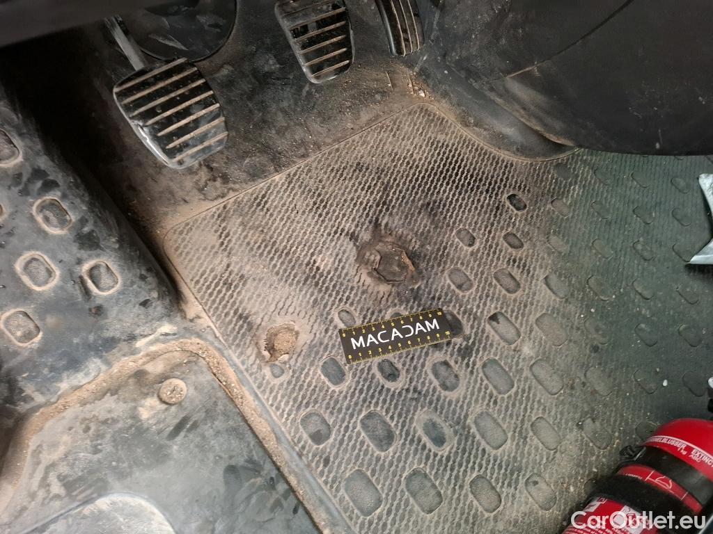  Renault  Trafic  III Fourgon L2H1 1200 Confort 1.6 dCi 120CV BVM6 E6 #85