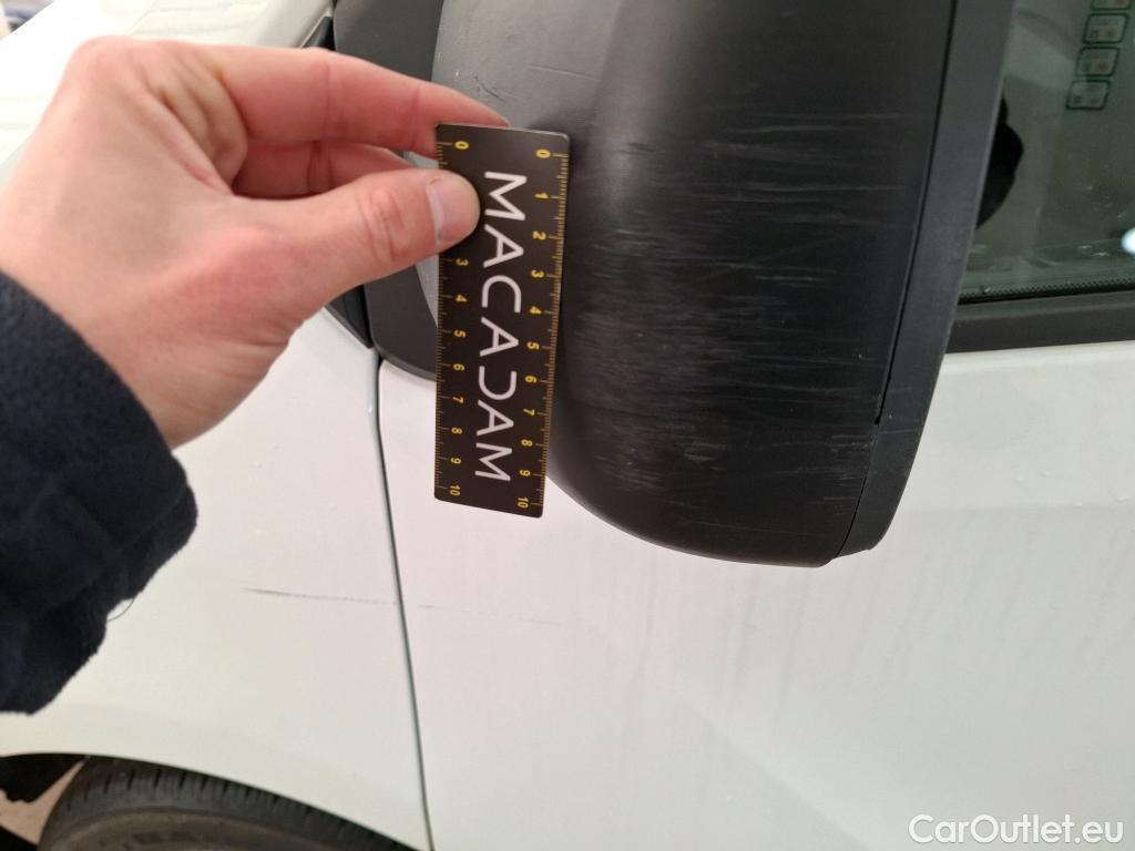  Renault  Trafic  III Fourgon L2H1 1200 Confort 1.6 dCi 120CV BVM6 E6 #115